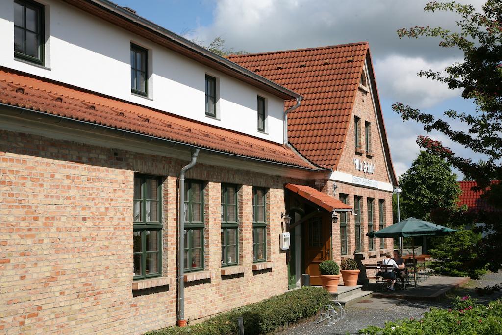 Pension & Restaurant "Alte Schule" Kluis Exterior foto